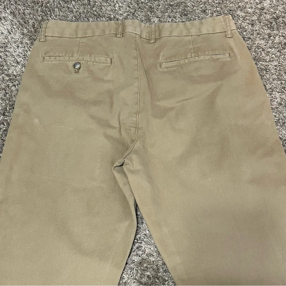 Old Navy men’s size 32/32 slim‎ fit built-in flex khakis
